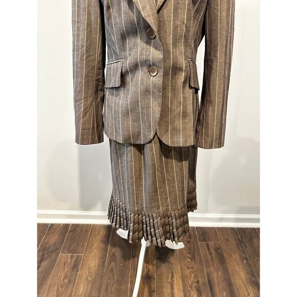 Size 8 Blazer Pleated Skirt Suit Set Brown Striped Career Office Siren Boardroom - Picture 4 of 14